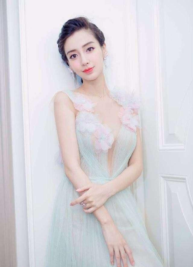 杨颖翻脸了！当众说出忍不了黄晓明这缺点，网友：是女的都受不了