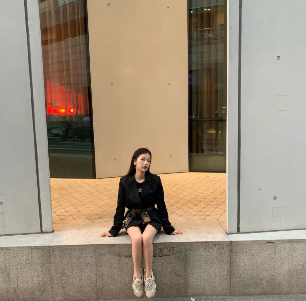 郑爽颜值变化有点大?江疏影的西装“借给”了这么多人