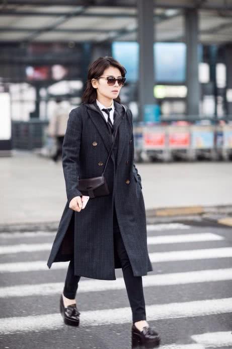 女人过了40岁学刘涛4种穿搭法,时髦减龄还显气质