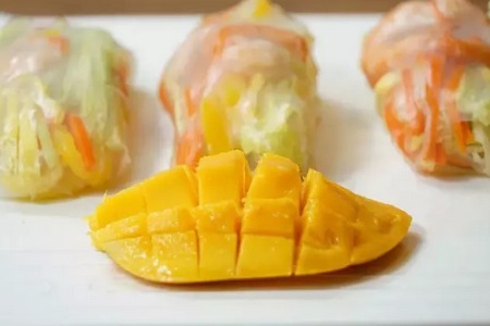 女生营养减肥早餐，春卷+茶品的奇妙搭配