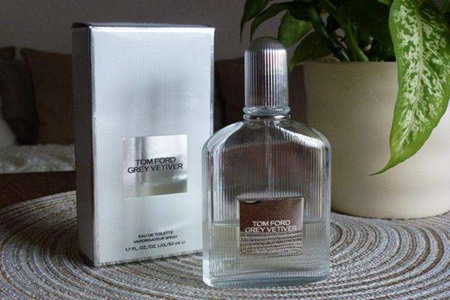 味道清淡的女性香水品牌排行,怎么用出低调冷淡风