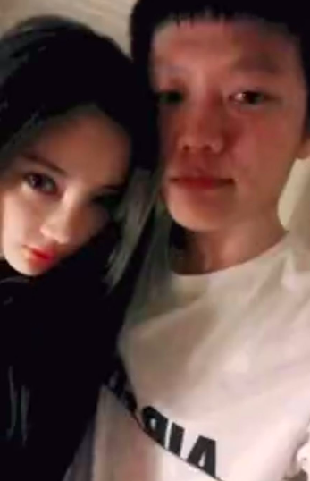 王昊发文承认与李小璐感情,讽刺贾装可怜,直言不就是想弄死他