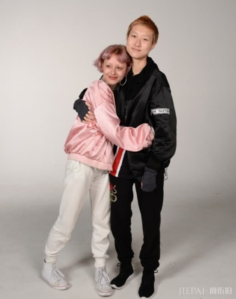 “小龙女”吴卓林西装搭黑金短发,爷们气质凸显