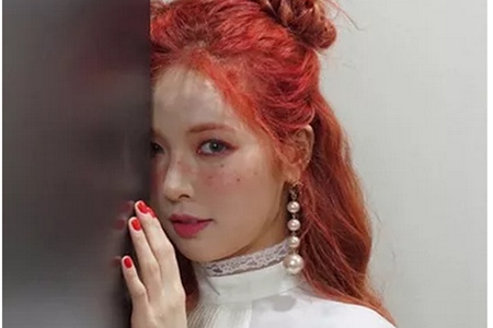1560920309256007.jpg 李圣经的雀斑妆可盐可甜,大胆妆容时尚范十足