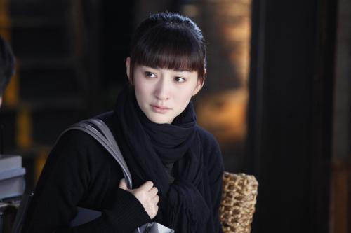 流产两次只为留住前男友,39岁被抛弃住8亿豪宅,人生境遇说不清