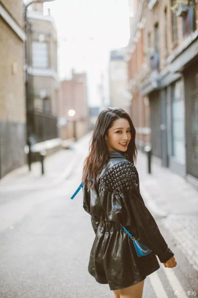 神反转,本以为张子枫是乖乖女,没想到还有另一副孔超A面孔