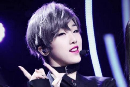 周冬雨马思纯不愧是姐妹花，心机短发展现时髦气质