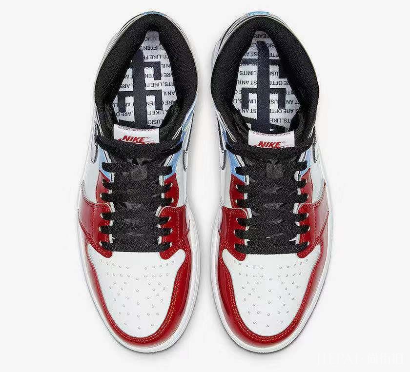 两大 OG 配色拼接而成!Air Jordan 1“ Fearless”官图赏析!