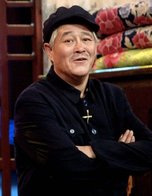 赵本山62岁生日有点冷,上百爱徒全噤声,女儿通过粉丝会送祝福