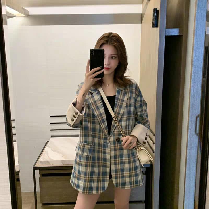 秋天穿搭更要讲究,轻奢风搭配让你优雅又高级,时尚减龄美出C位