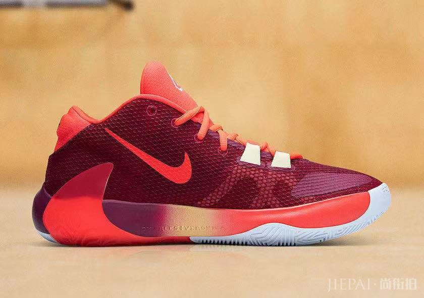 不要挑花了眼!Nike 4 款全新配色战靴本月登场!