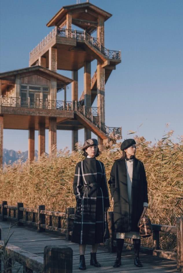 时尚博主三木母女又来种草了,妈妈精致女儿优雅,时髦耐看又养眼