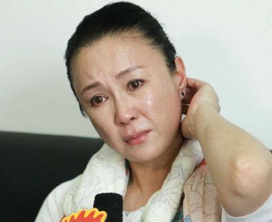 吸毒7年之久，“内地第一美女”，53岁身家上亿无人敢娶