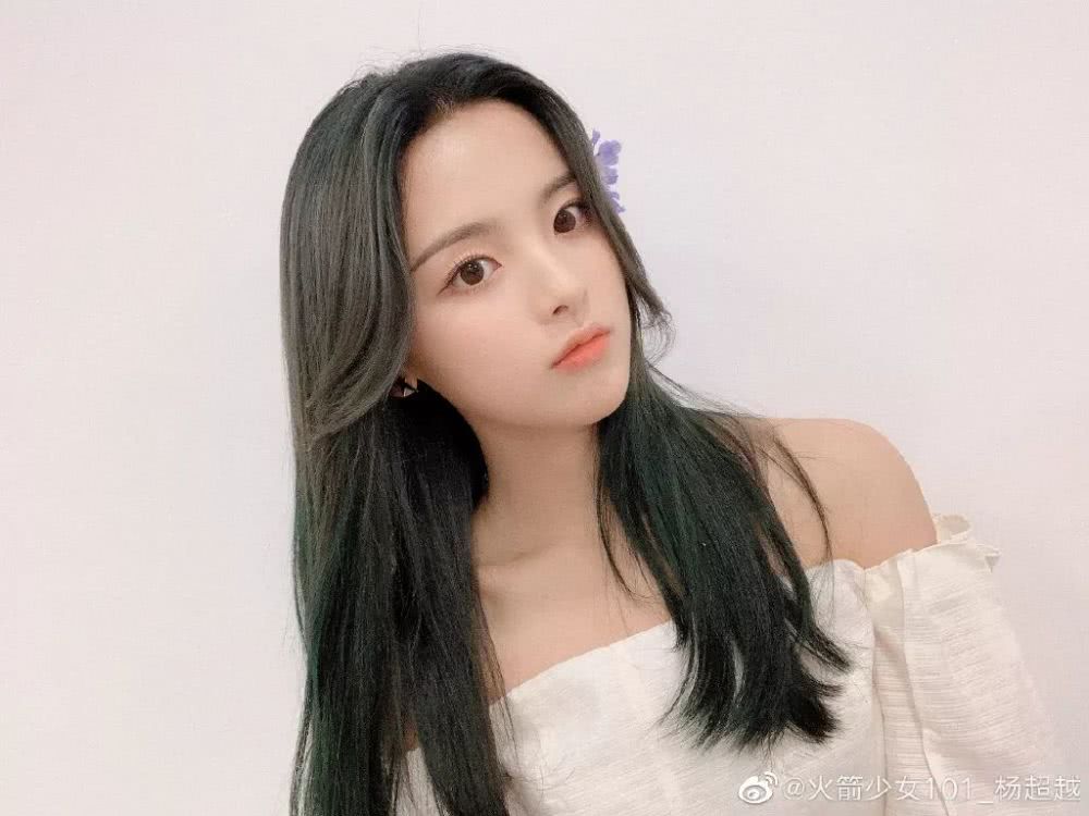 秋冬最火发型,要像LISA、杨超越这样色儿的才够美