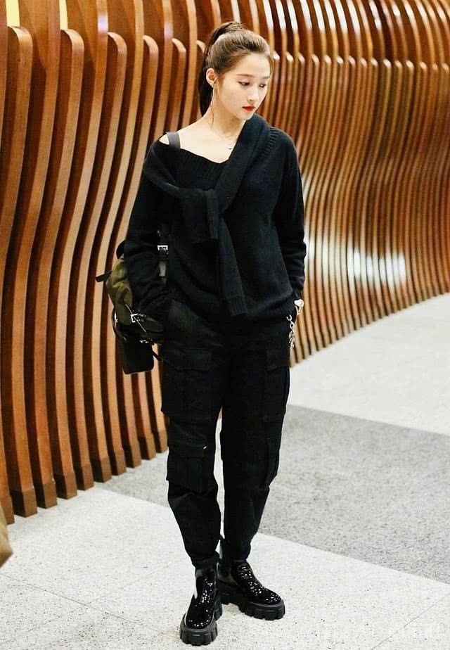 这八套毛衣穿搭方法，郑爽、杨幂、唐嫣亲自示范教你做个质感女孩