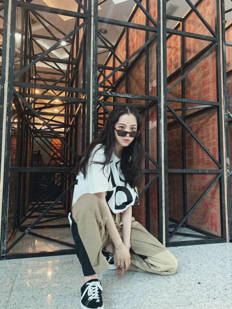 郑爽颜值变化有点大?江疏影的西装“借给”了这么多人