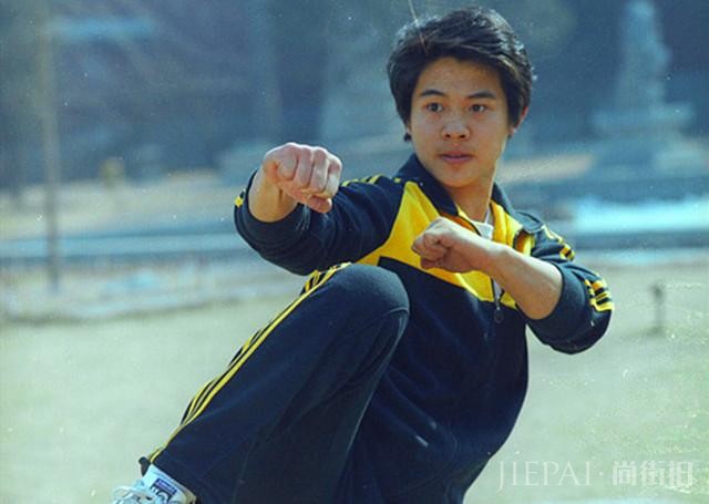 功夫巨星李连杰盼解甲归田，三申中国国籍遭拒，将捐赠百亿家产