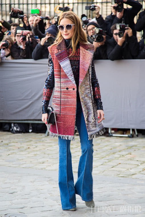 欧美街拍:让阔腿裤搭配精致尖头鞋带你进入时尚高地