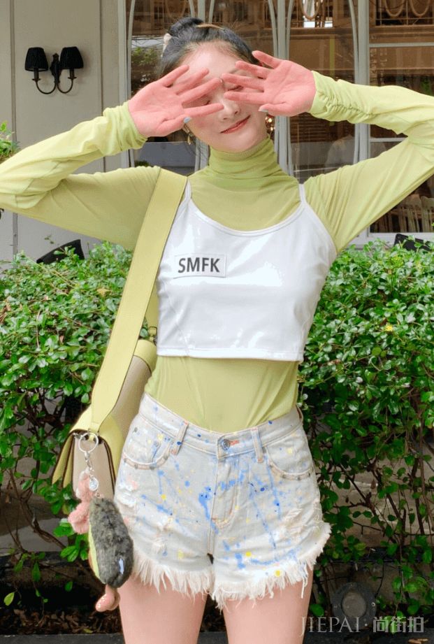 周洁琼的蝎尾辫超亮眼,好看又青春,活力十足