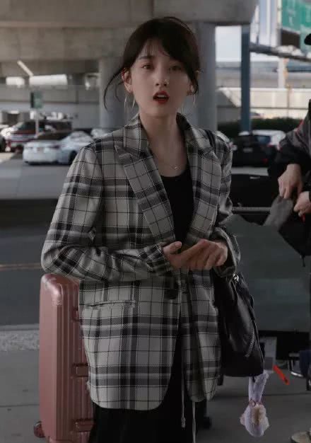 郑爽颜值变化有点大?江疏影的西装“借给”了这么多人