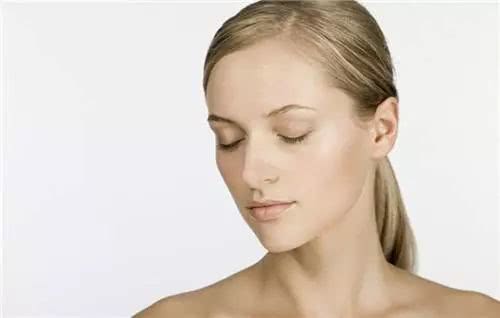 护肤排毒很重要,脸上几种状况告诉你要排毒了