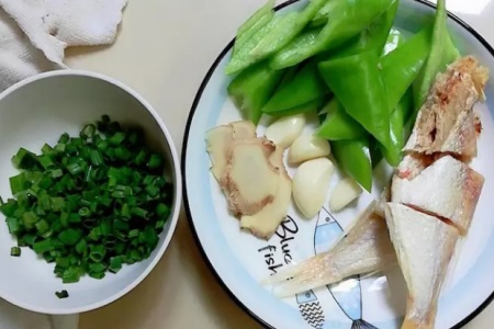 女性常吃茄子能减肥，拒绝油腻茄子可以这样做