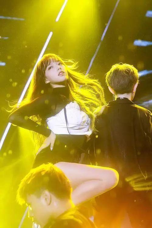 21岁红得发紫,被公司压榨丑成大妈?仙女人设崩了?