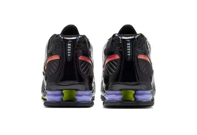 机能风与赛博朋克风融于一体！全新 Nike Shox Enigma 曝光！