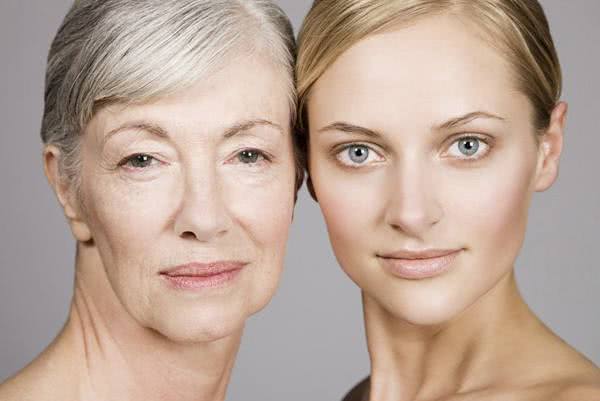 长期化妆和从不化妆，十年后的差距，不对比就没有伤害