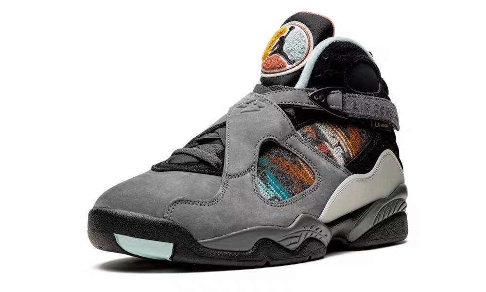 十分适合秋冬穿搭！Air Jordan 8 N7 实物曝光！