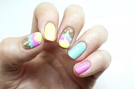 1556612559227136.jpg 清爽蓝色美甲和可爱冰雪美甲教程,你更喜欢哪一款