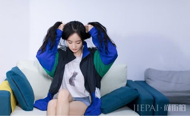 杨幂、ANGELABABY穿同一件外套,一个时髦一个甜美,好都美!