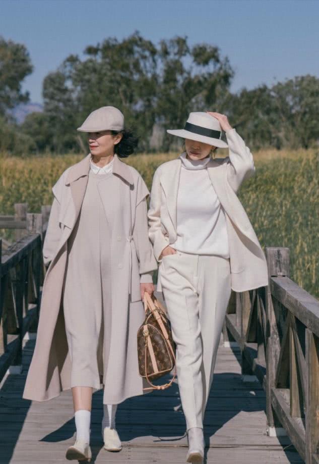 时尚博主三木母女又来种草了,妈妈精致女儿优雅,时髦耐看又养眼