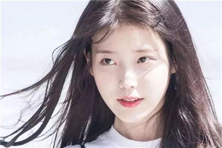 1564981264408188.jpg 女生显脸小的三种发型,微卷中分修饰脸型