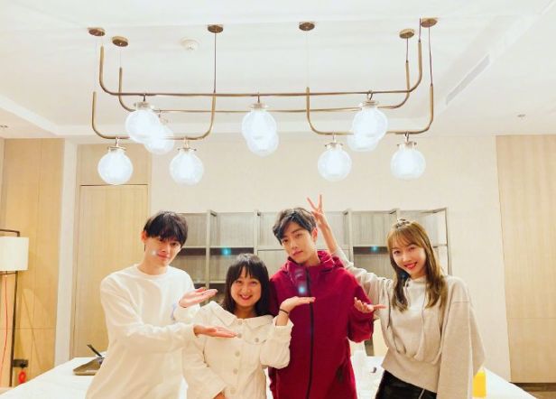 肖战低调庆生，不透露任何细节，好友臧洪娜还是“泄漏”了照片