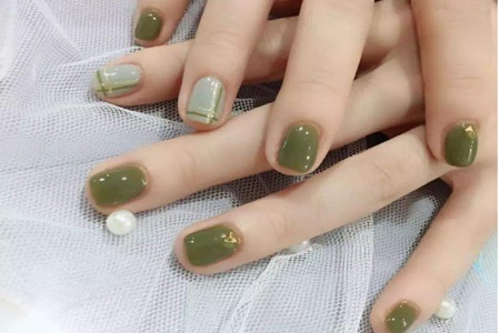 1564735500230071.jpg 2019显手白的美甲款式图片,深色调魅惑迷人尽显女人味