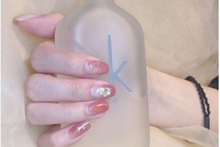 美甲如何保持完整,容易脱落翘边原来是因为这个原因