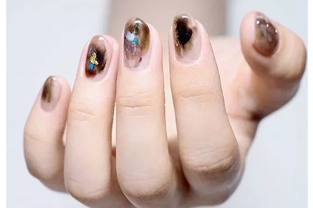 1562832519207790.jpg 梦幻渐变晕染美甲制作步骤教程,清爽夏日点亮指尖