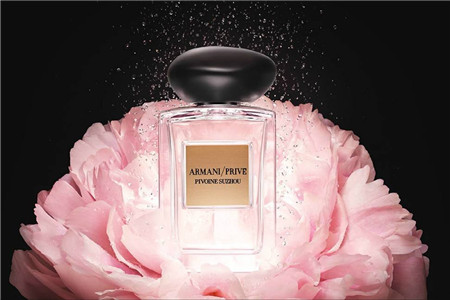 1550563534636040.jpg 香水女人打造精致生活,一抹牡丹香增加女性温柔