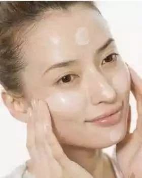 对于毫无护肤经验的女生，该怎样入门？