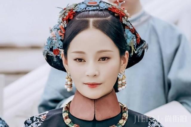 剧中出演母子，现实生活却是夫妻，生了双胞胎起名“一模一样”