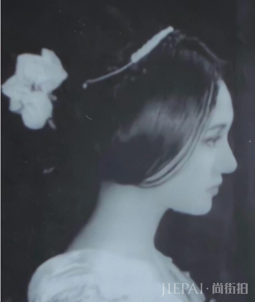 袁泉年轻时不自信？曾因长得像外国人和腿长而自卑，人比人气死人