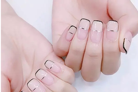 金银线美甲的女性优雅,2019夏季流行的清爽图案款式