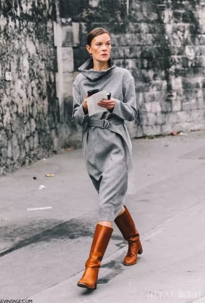 焦糖色这么好看,配什么颜色显白还高级?