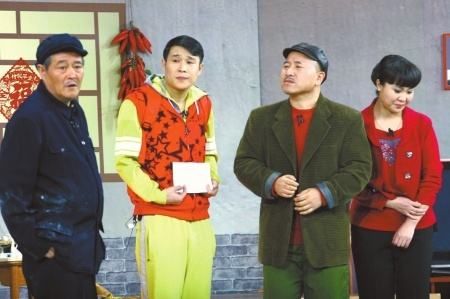 赵本山62岁生日有点冷,上百爱徒全噤声,女儿通过粉丝会送祝福