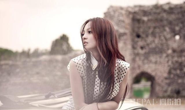 她是歌坛铁娘子,偶像剧女王,被亲妈诬陷吸毒,沉寂11年自信回归