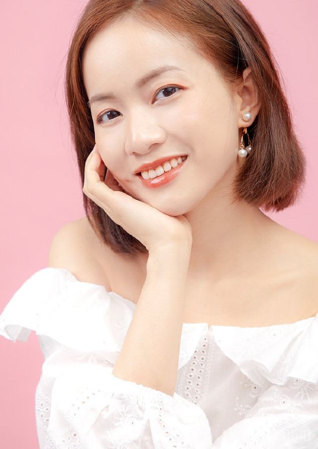 豆沙色、梅子色都靠边,今年最火的口红色是它