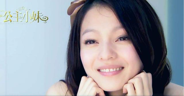 她是歌坛铁娘子，偶像剧女王，被亲妈诬陷吸毒，沉寂11年自信回归