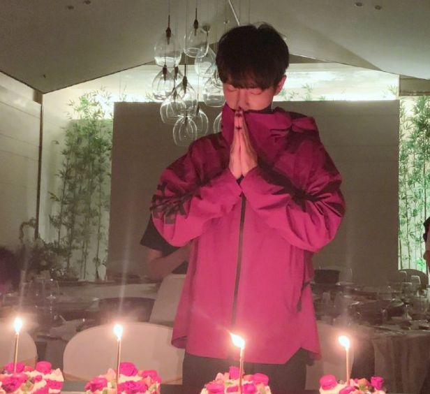 肖战低调庆生,不透露任何细节,好友臧洪娜还是“泄漏”了照片