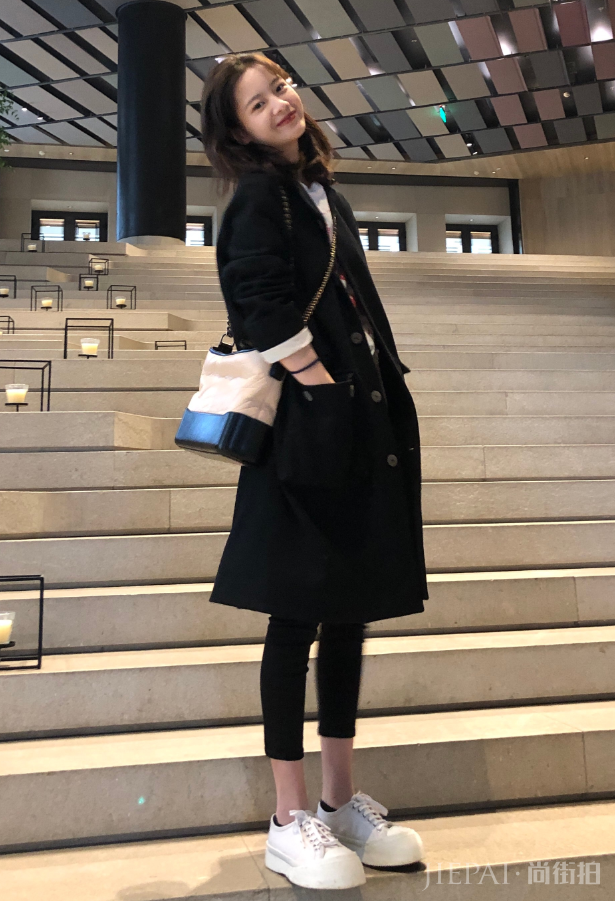 乔英子降温穿搭GET,适合00后的学生党,还不赶紧安排起来